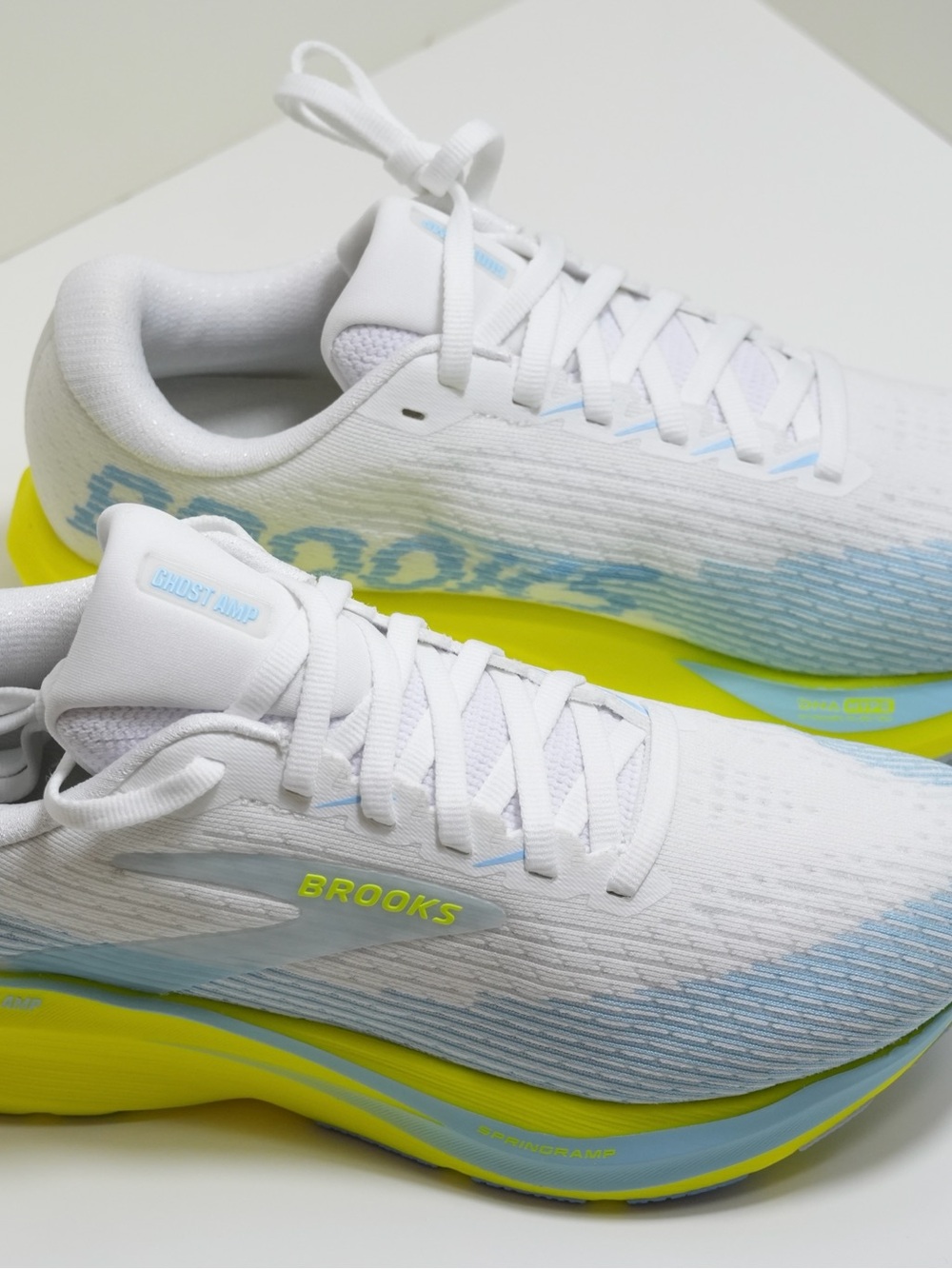 Brooks White Neon Yellow Performance Running Shoes - Picture 4 of 5